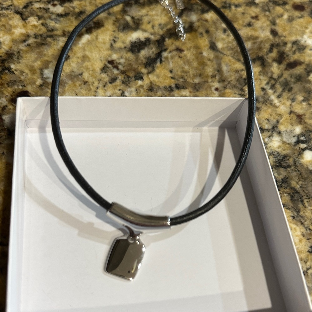 Elegant Black and Silver Pendant Necklace